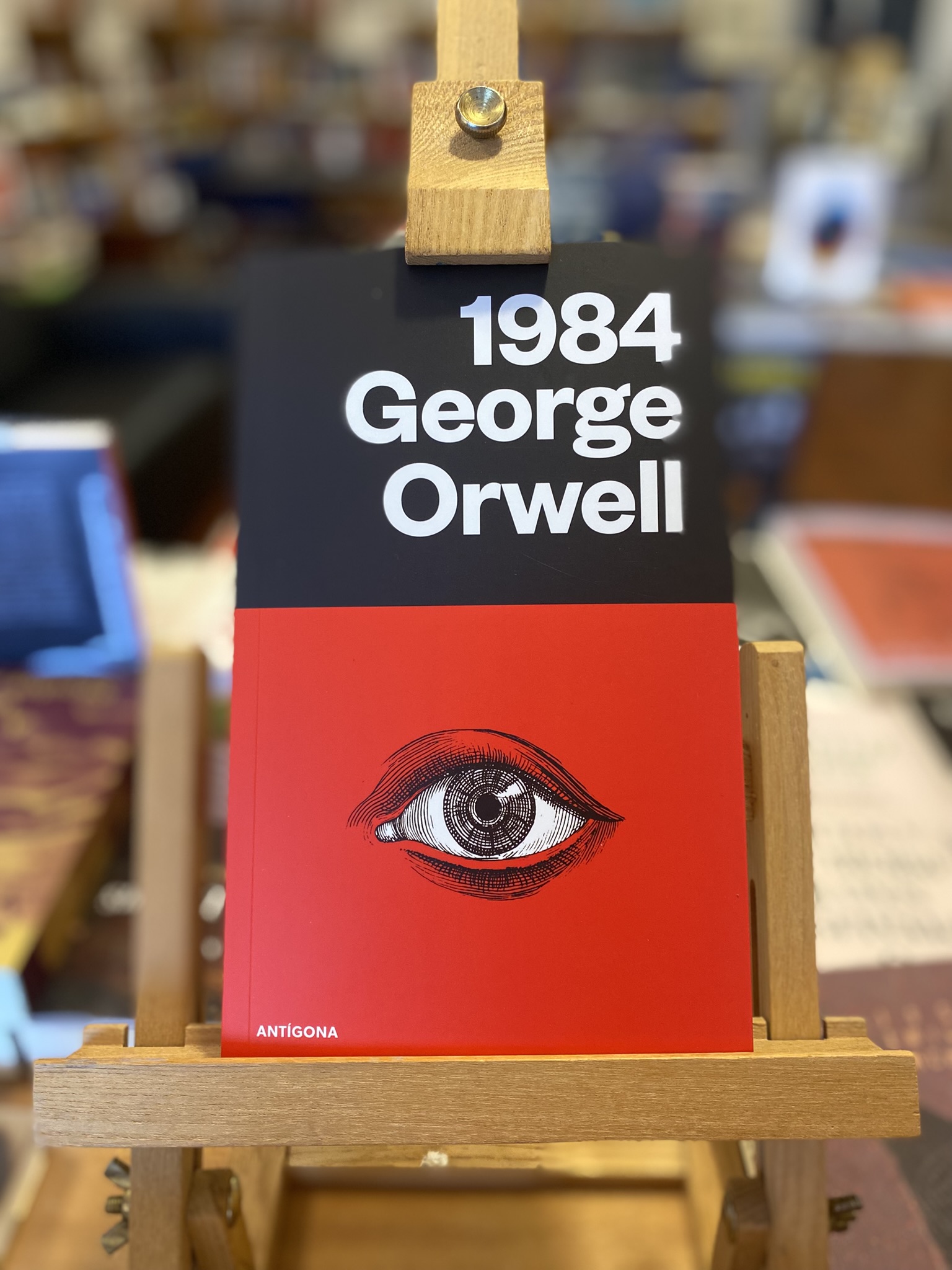 MIL NOVECENTOS E OITENTA E QUATRO